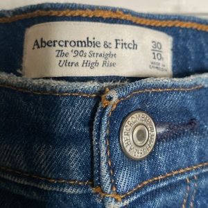Abercrombie & Fitch “The 90’s” straight leg stretch jeans. Size 30/10.